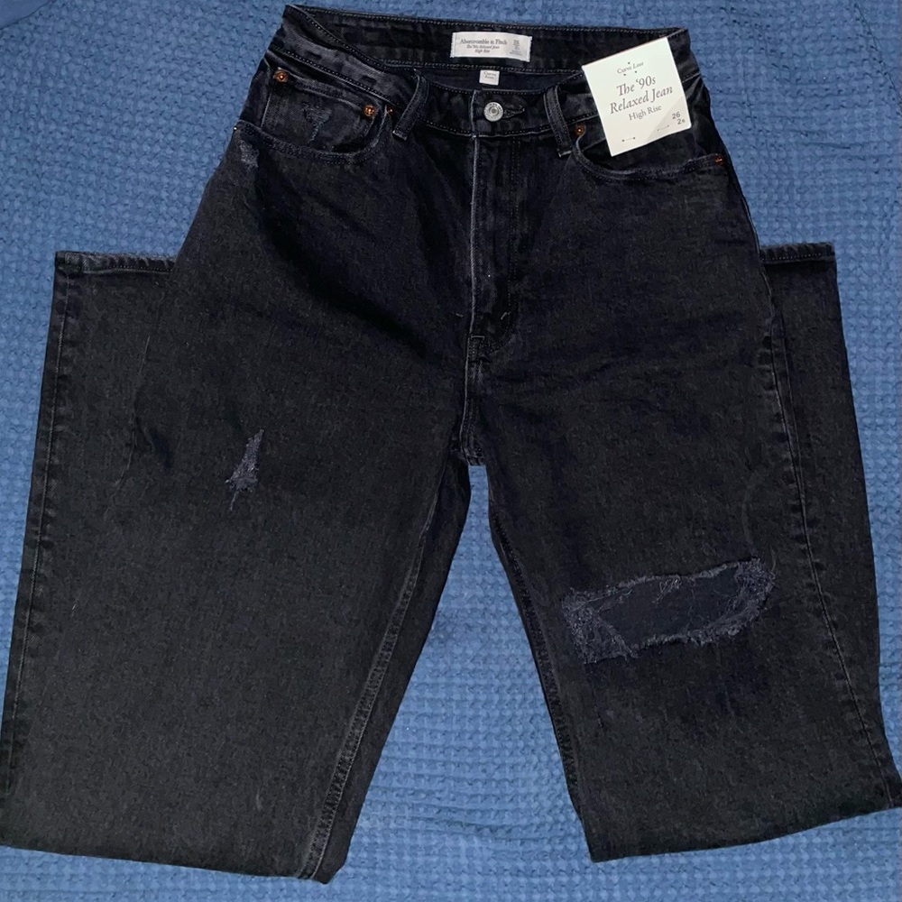 Abercrombie Curve Love the 90s Relaxed High Rise Distressed Black Jeans